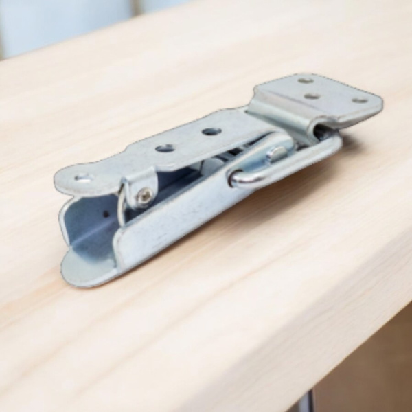 Замок для ящиков 66,4*55,9 мм., цинк / Надежный и долговечный